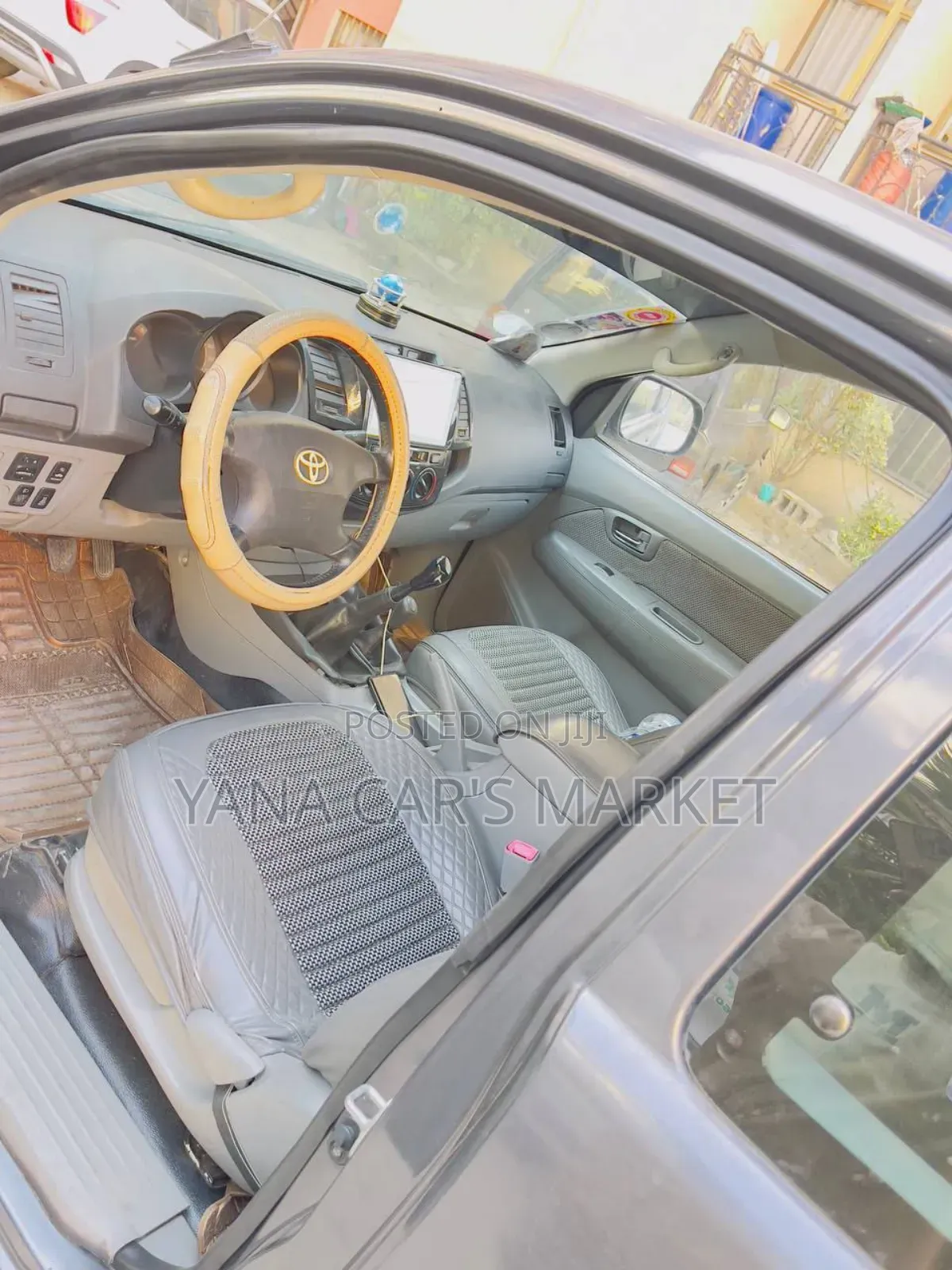 Toyota Hilux 2010 Black