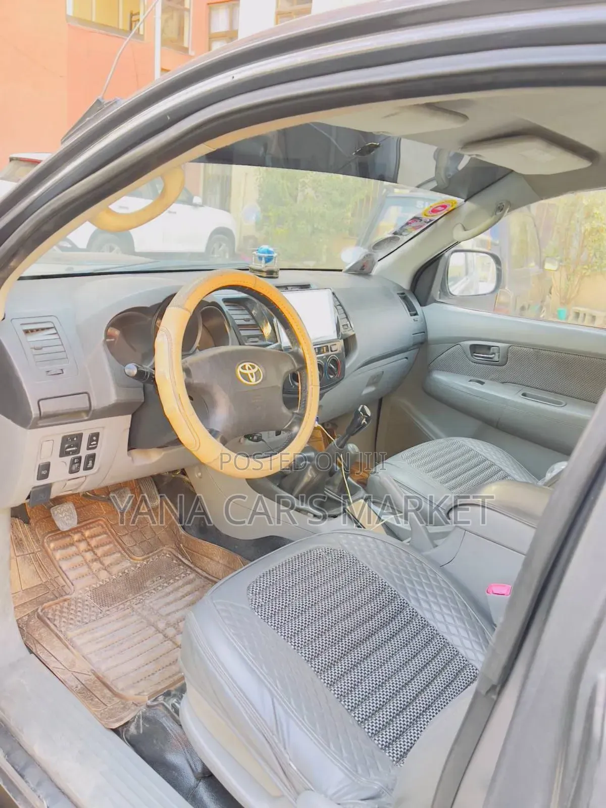 Toyota Hilux 2010 Black