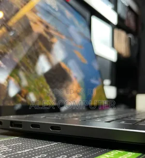 New Laptop Microsoft 16GB Qualcomm Snapdragon X Elite SSD 512GB