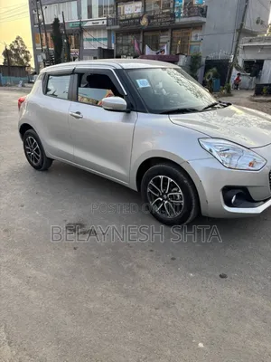 Suzuki Swift 2022 Silver
