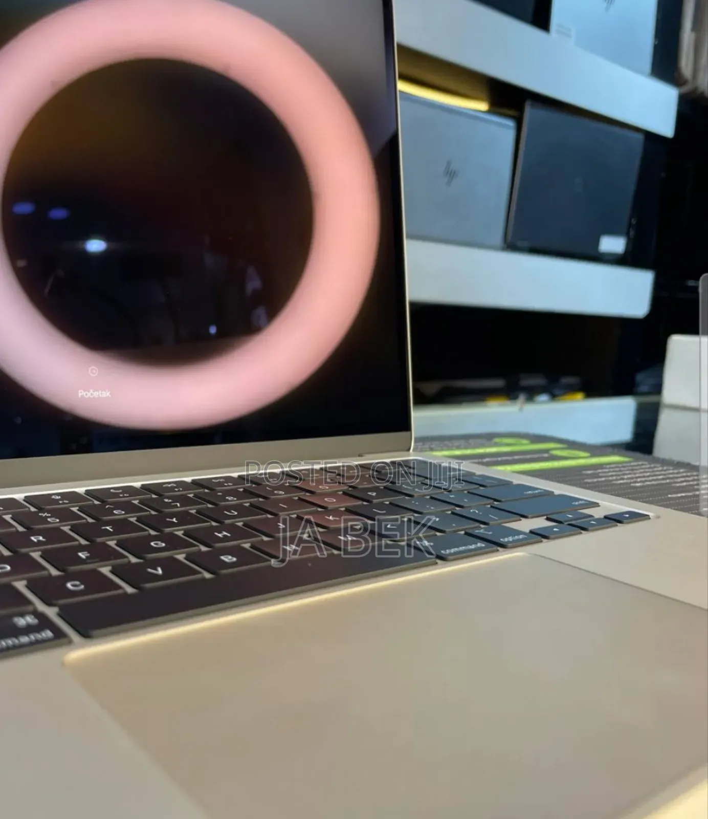 New Laptop Apple MacBook Air 2024 M3 13-Inch 8GB Apple M3 SSD 256GB