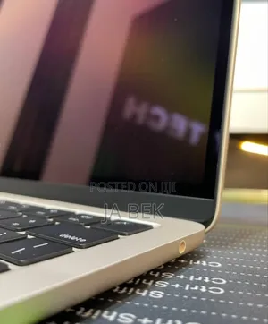 New Laptop Apple MacBook Air 2024 M3 13-Inch 8GB Apple M3 SSD 256GB