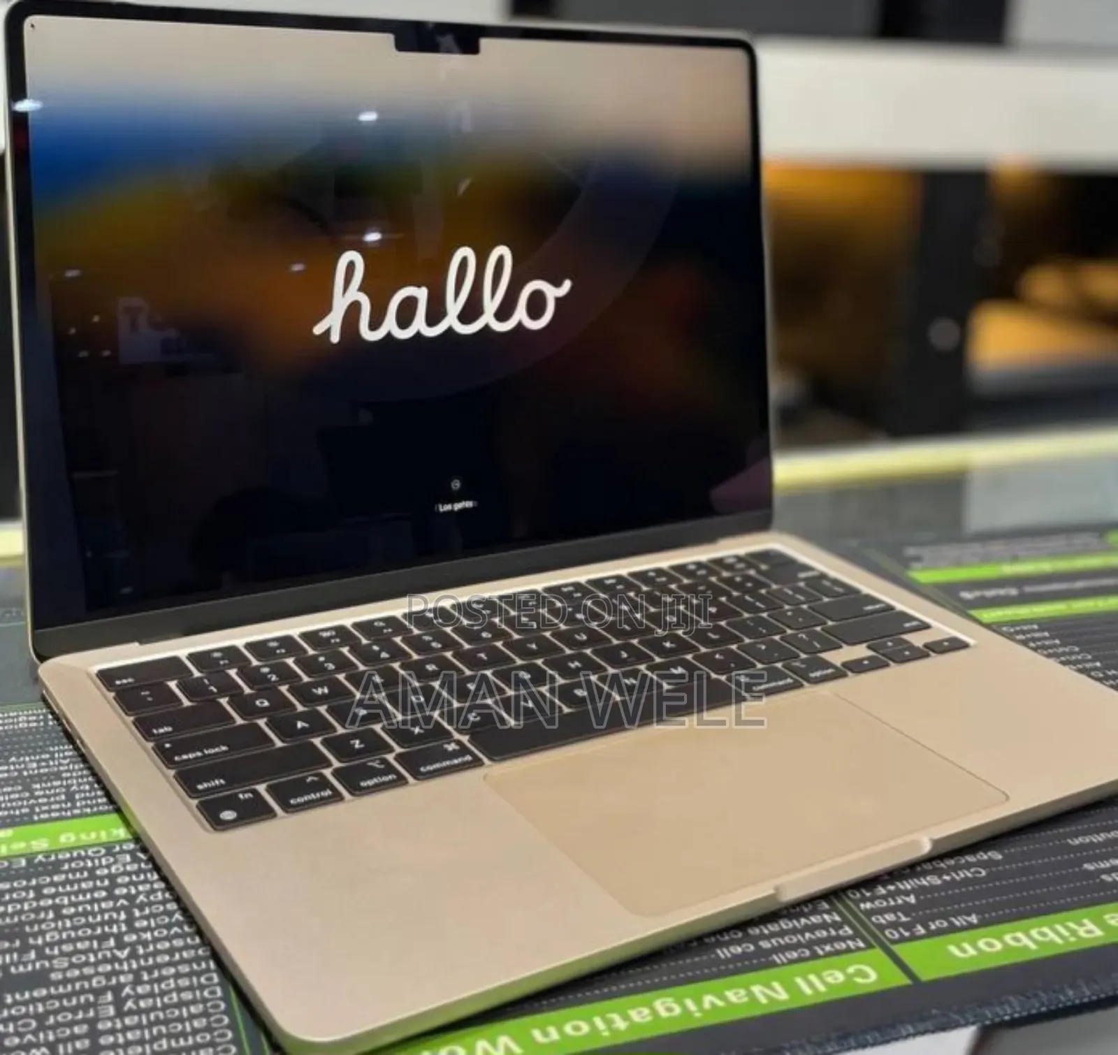 New Laptop Apple MacBook Air 2024 M3 13-Inch 8GB Apple M3 SSD 256GB