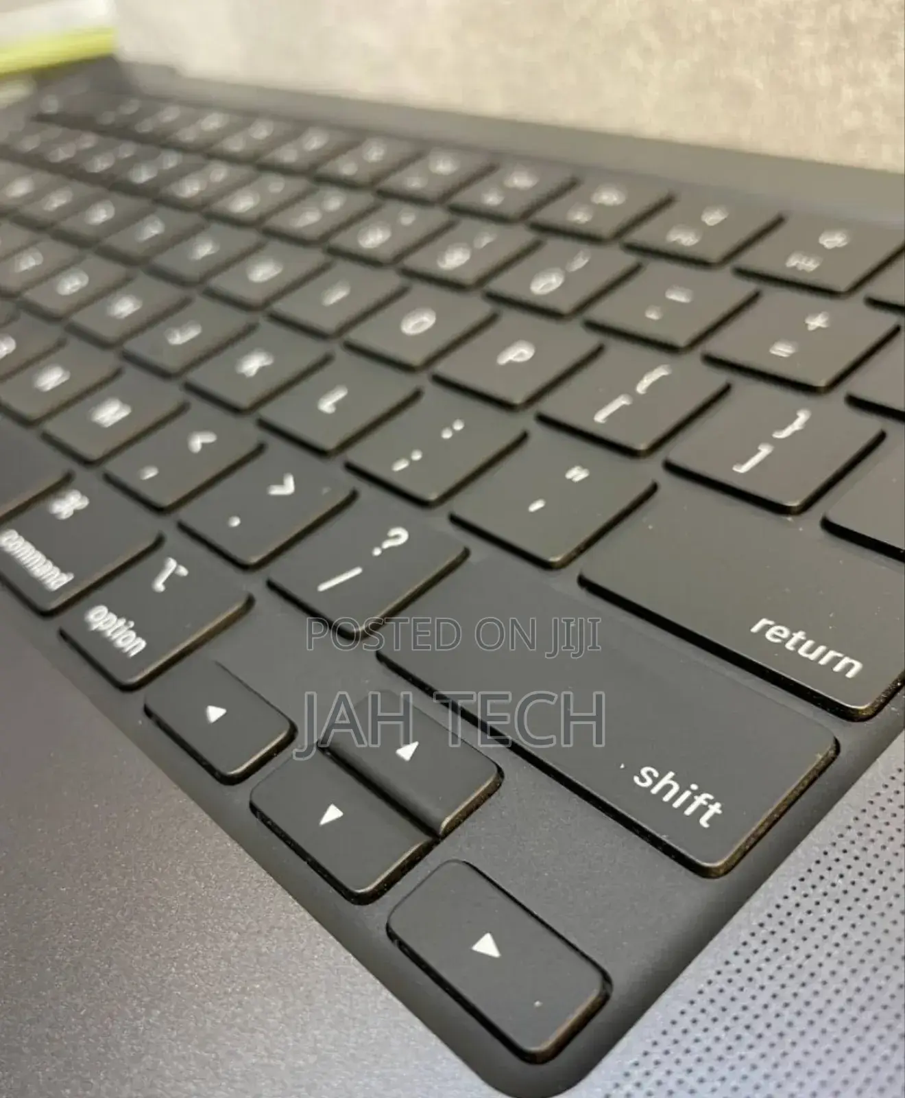 New Apple MacBook Pro 2023 M3 Max 14-Inch 64GB Apple M3 Max SSD 1T
