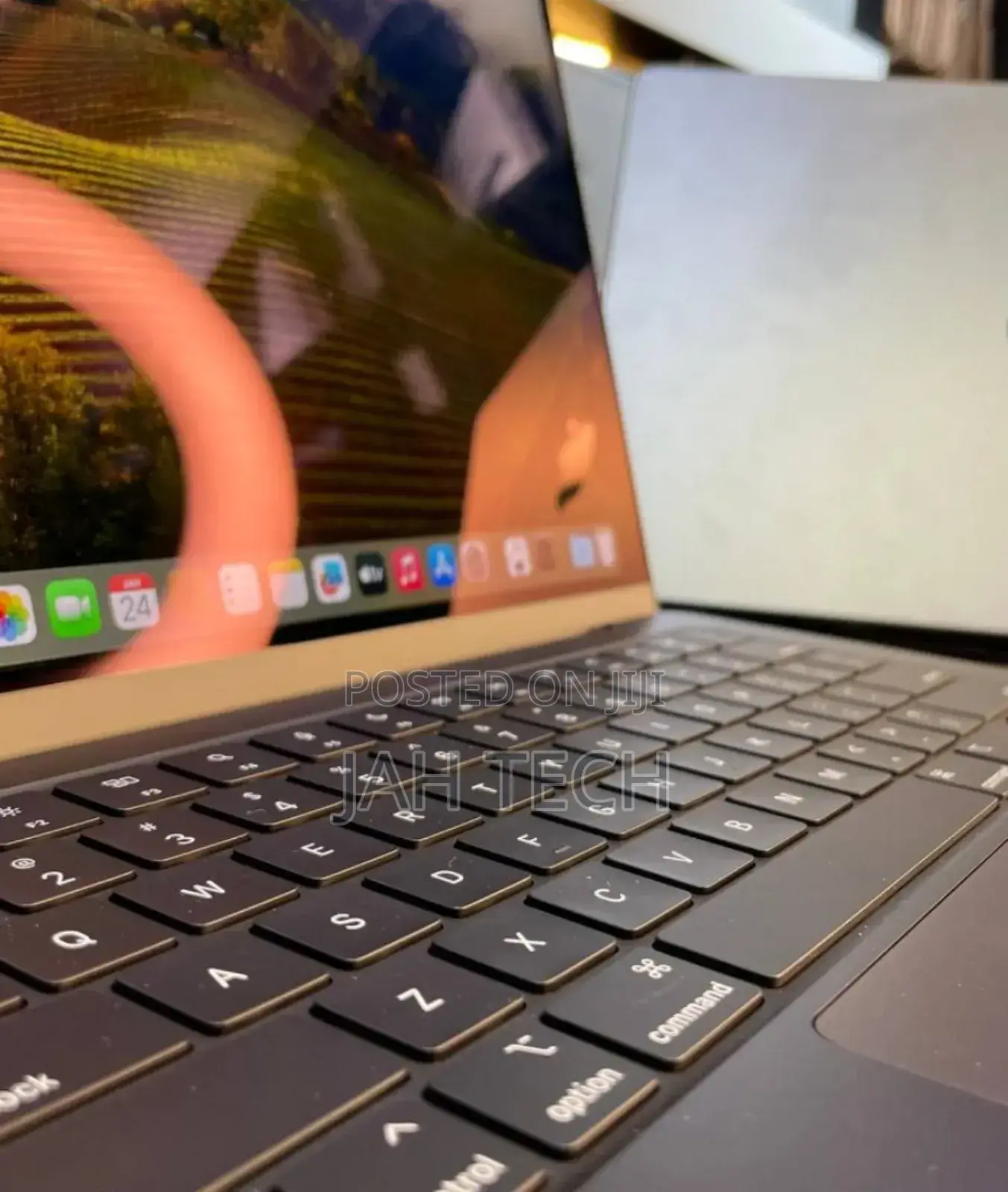 New Apple MacBook Pro 2023 M3 Max 14-Inch 64GB Apple M3 Max SSD 1T