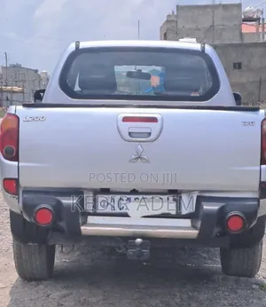 Mitsubishi L200 2007 Silver