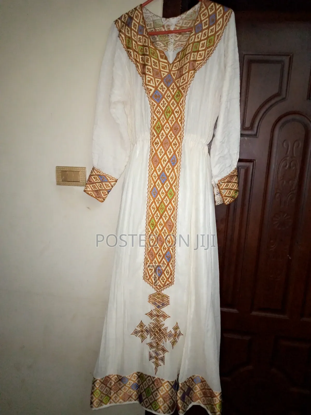 የሀበሻ የባህል ቀሚስ ከነ ነጠላው