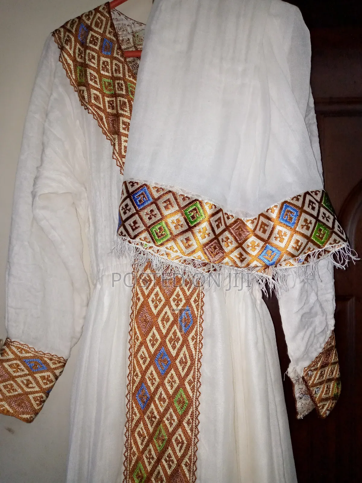 የሀበሻ የባህል ቀሚስ ከነ ነጠላው