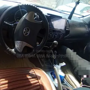 Toyota Hilux 2013 Silver