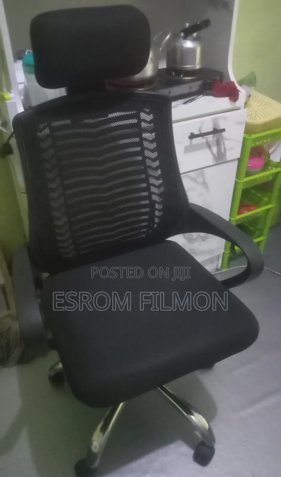 High-Quality Mesh Office Chair With Headrest Used for Only a Month