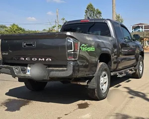 Toyota Tacoma 2017 Gray