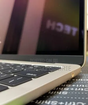 New Laptop Apple MacBook Air 2024 M3 13-Inch 8GB Apple M3 SSD 256GB