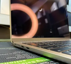 New Laptop Apple MacBook Air 2024 M3 13-Inch 8GB Apple M3 SSD 256GB