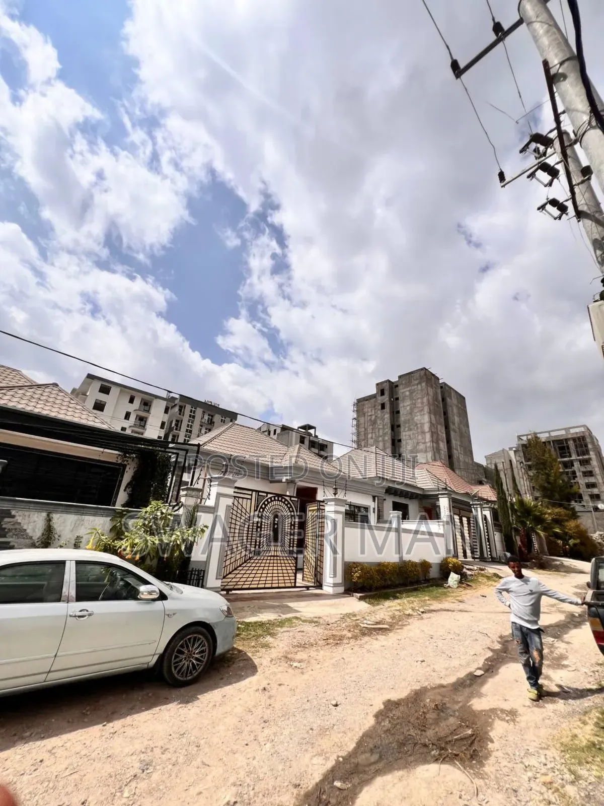 Furnished 5bdrm Villa in Ayat Compaund, Yeka for sale