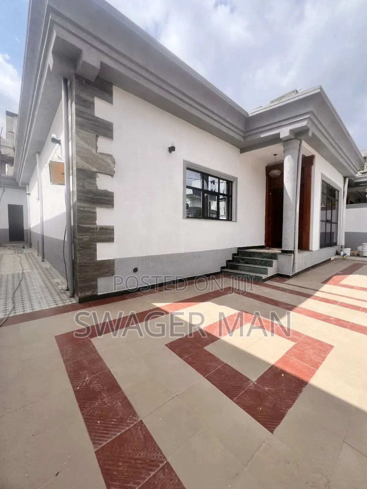 Furnished 5bdrm Villa in Ayat Compaund, Yeka for sale