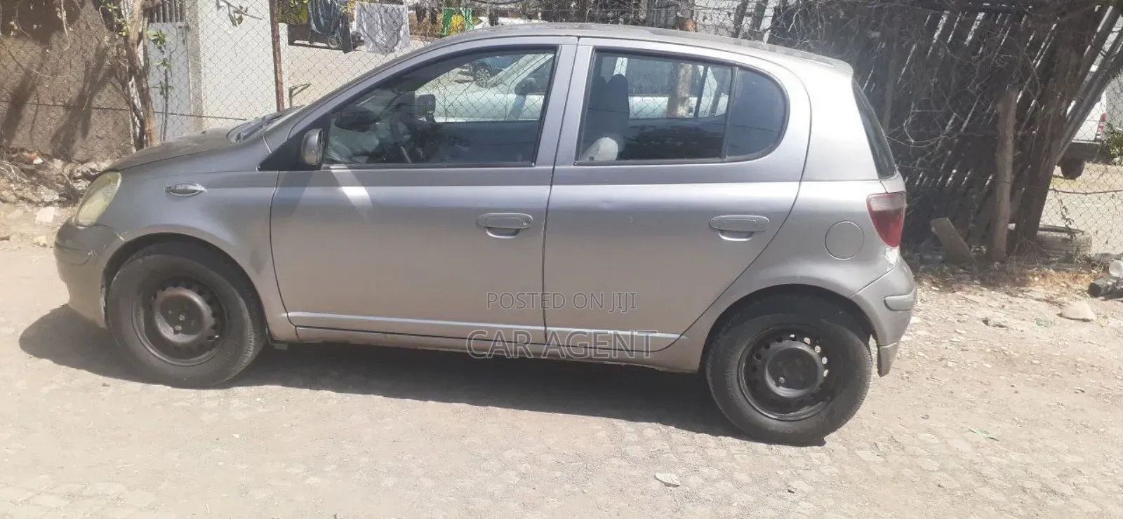 Toyota Vitz 2003 Silver