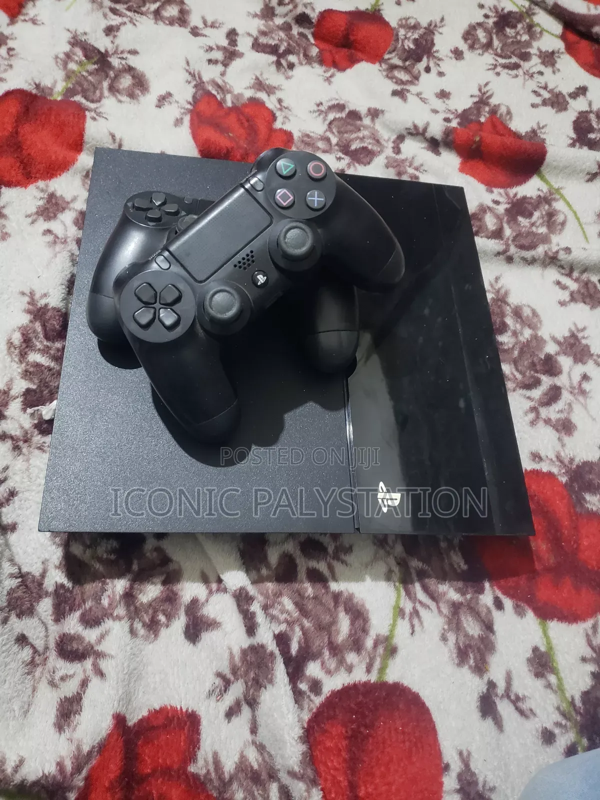 Almost New Jealberak Palystation 4 From Iconic Palystation