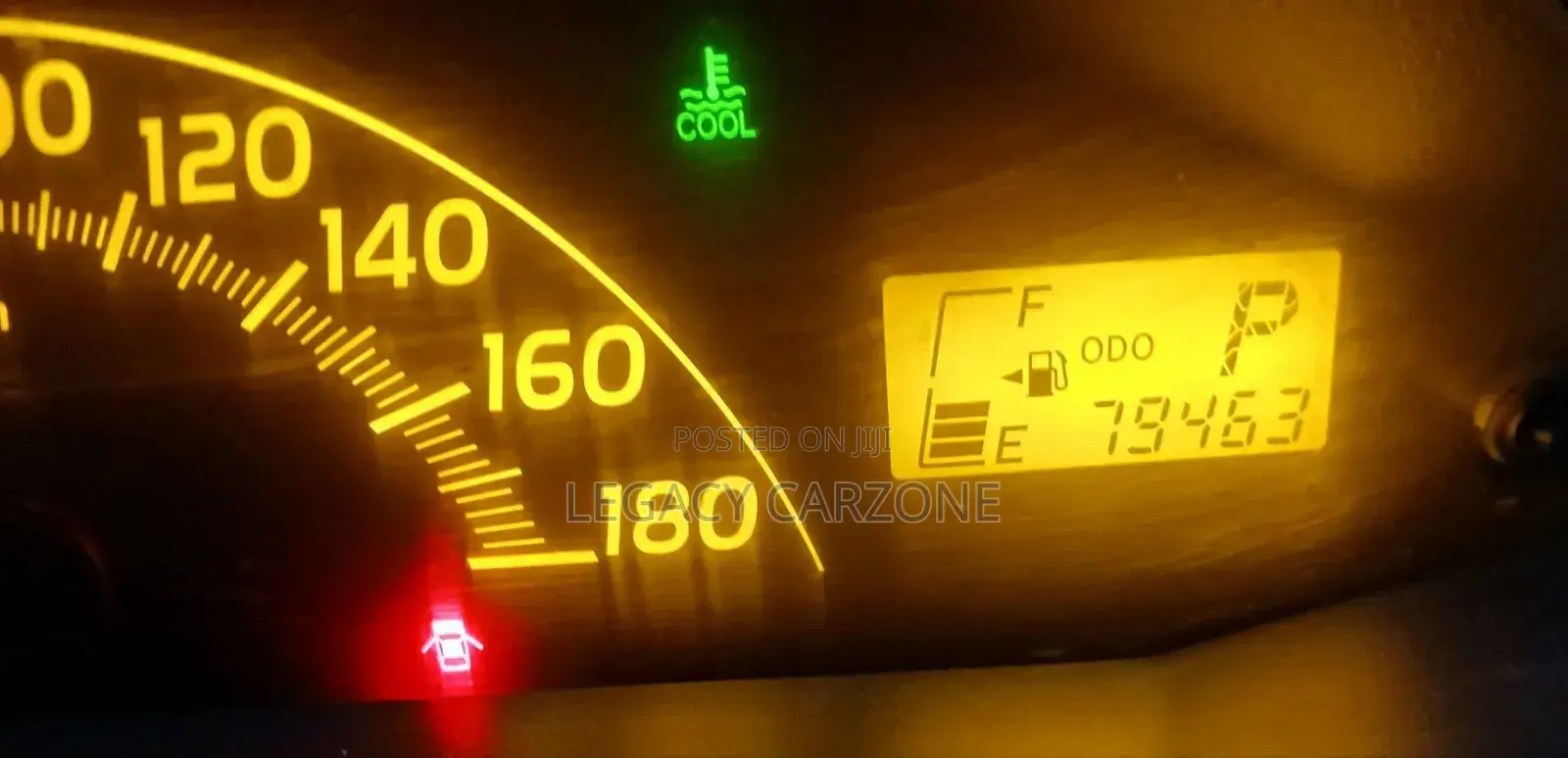 Toyota Vitz 2010 Silver