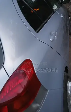 Toyota Vitz 2010 Silver