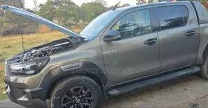 Toyota Hilux 2021 Black