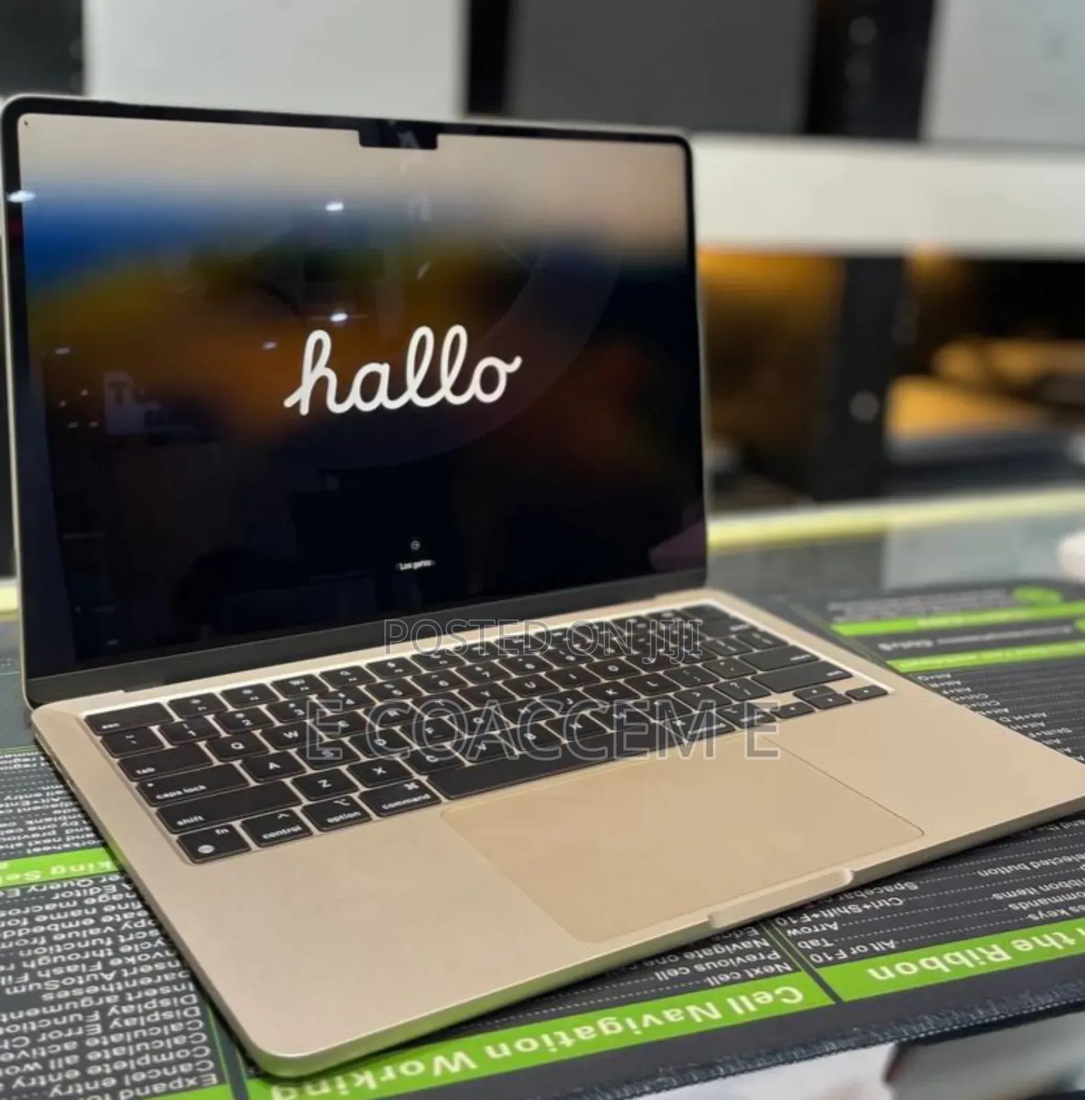 New Laptop Apple MacBook 8GB Intel Core M3 SSD 256GB