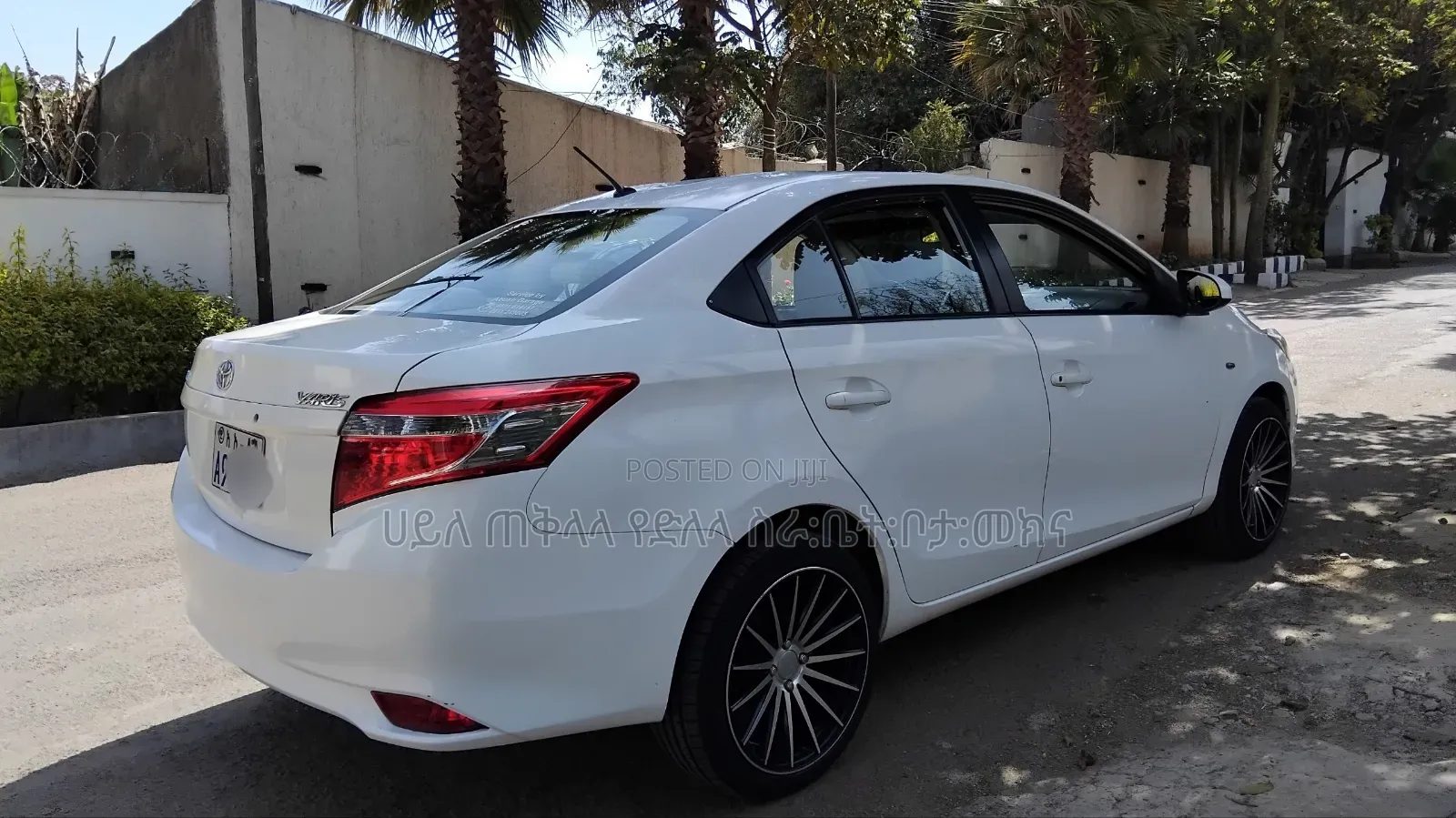 Toyota Yaris 2013 White