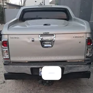 Toyota Hilux 2013 Silver
