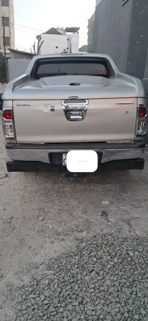 Toyota Hilux 2013 Silver