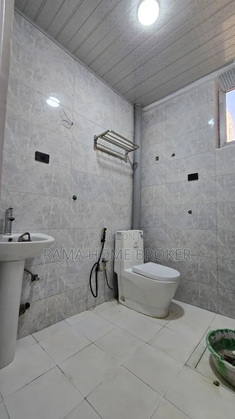 Furnished 3bdrm Condo in አያት49 40/60 ኮንዶሚኒየም, Yeka for sale