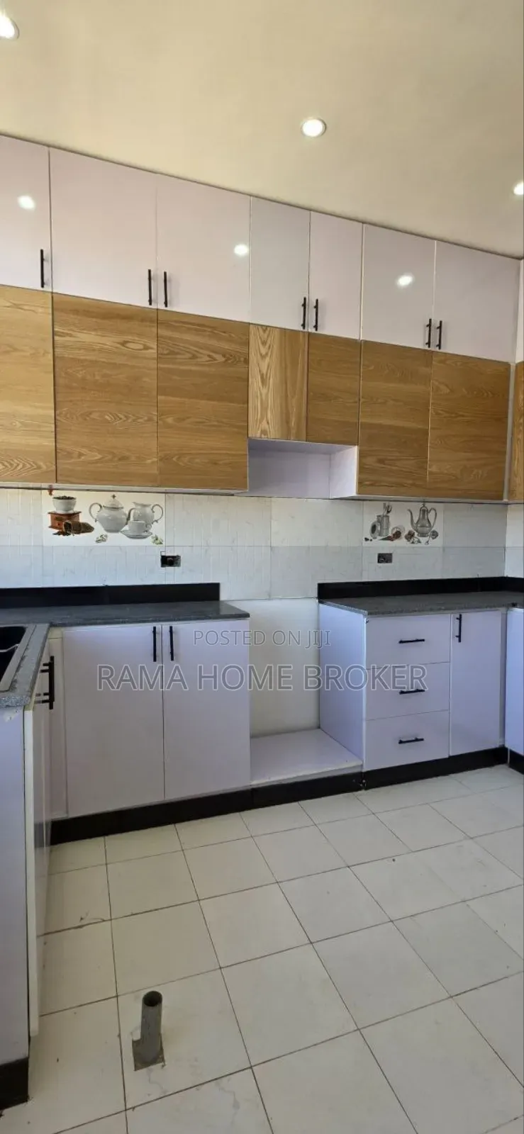 Furnished 3bdrm Condo in ዘመናዊ 40/60 ኮንዶሚኒየም, Yeka for sale