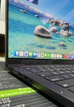 New Laptop Apple MacBook 48GB Apple M4 Pro SSD 512GB