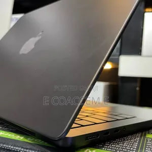 New Laptop Apple MacBook 48GB Apple M4 Pro SSD 512GB