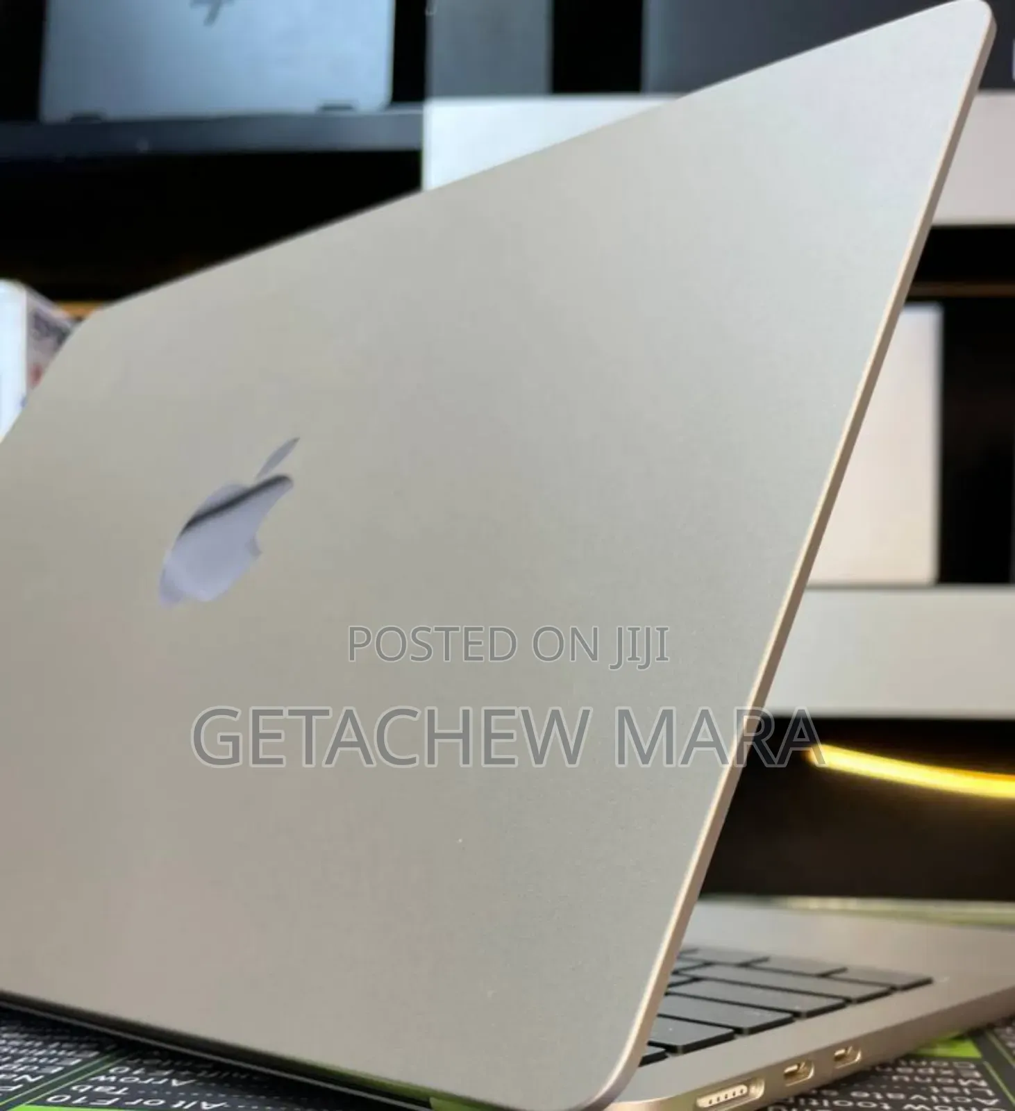 New Laptop Apple MacBook Air 2024 M3 13-Inch 8GB Intel SSD 256GB