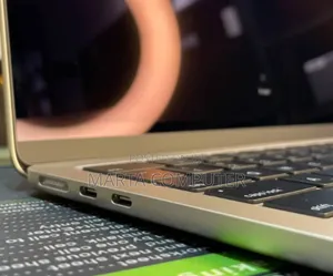 New Laptop Apple MacBook Air 2024 M3 13-Inch 8GB Apple M3 SSD 256GB