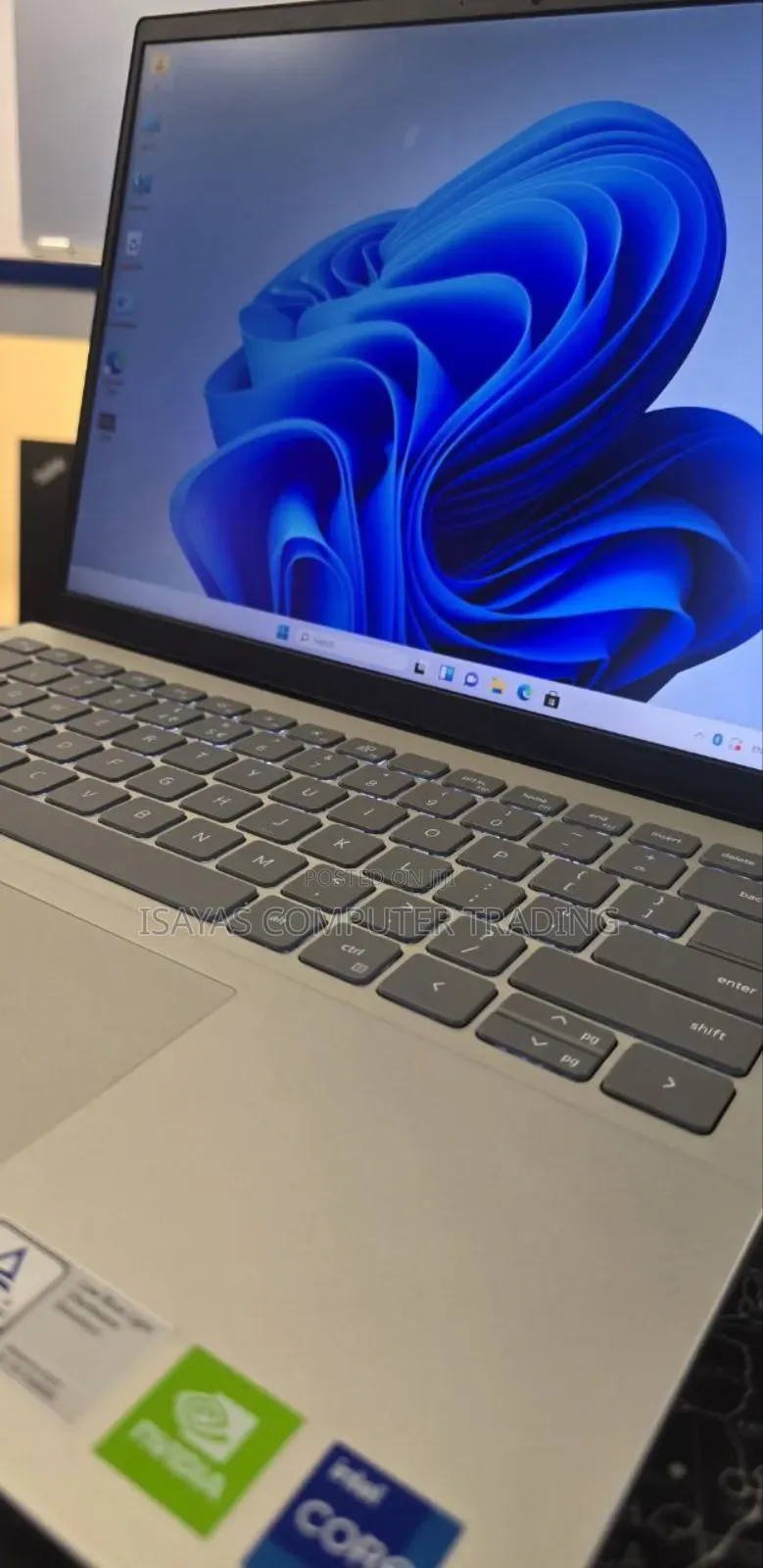 New Laptop Dell Inspiron 15 16GB Intel Core I7 SSD 512GB