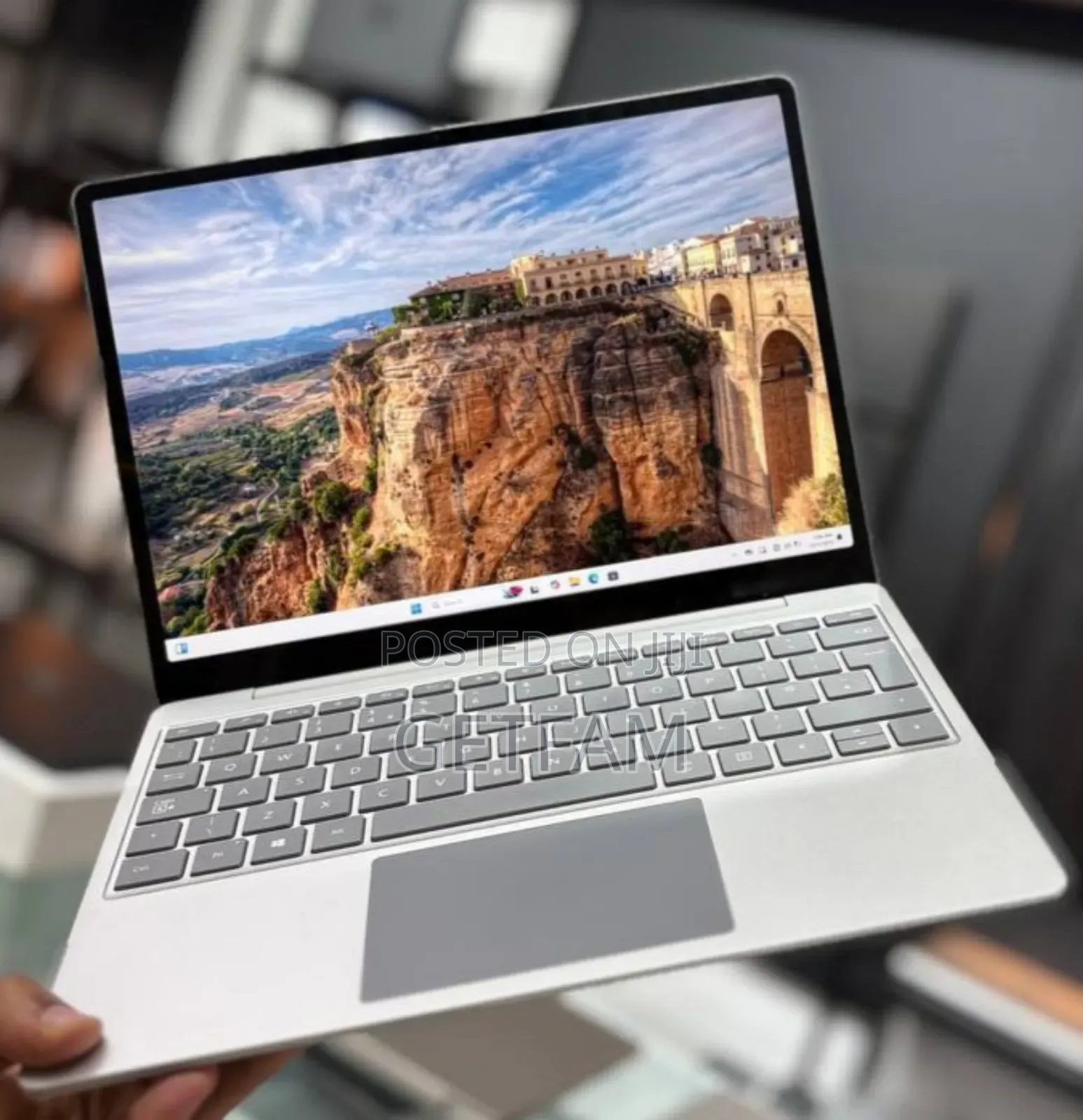 New Laptop Microsoft Surface 16GB Intel Core I5 SSD 256GB