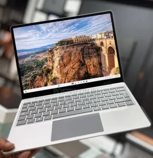 New Laptop Microsoft Surface 16GB Intel Core I5 SSD 256GB