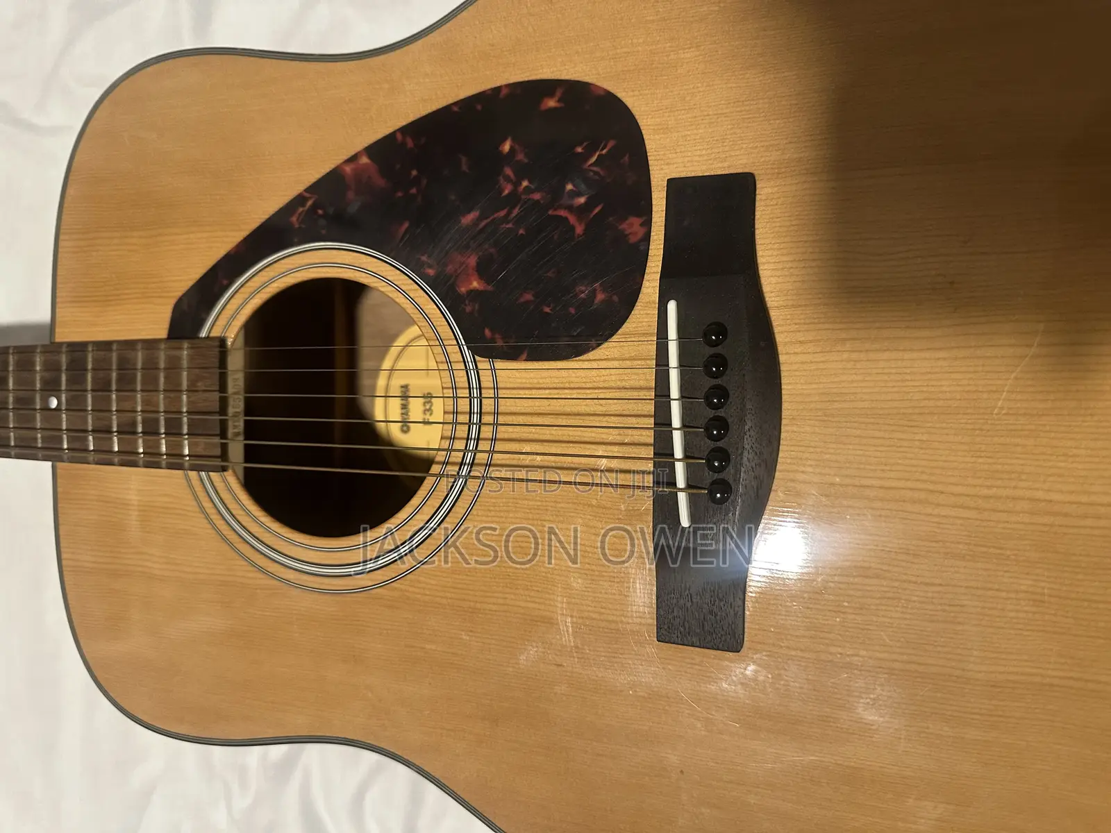 Yamaha Acoustic Guitar