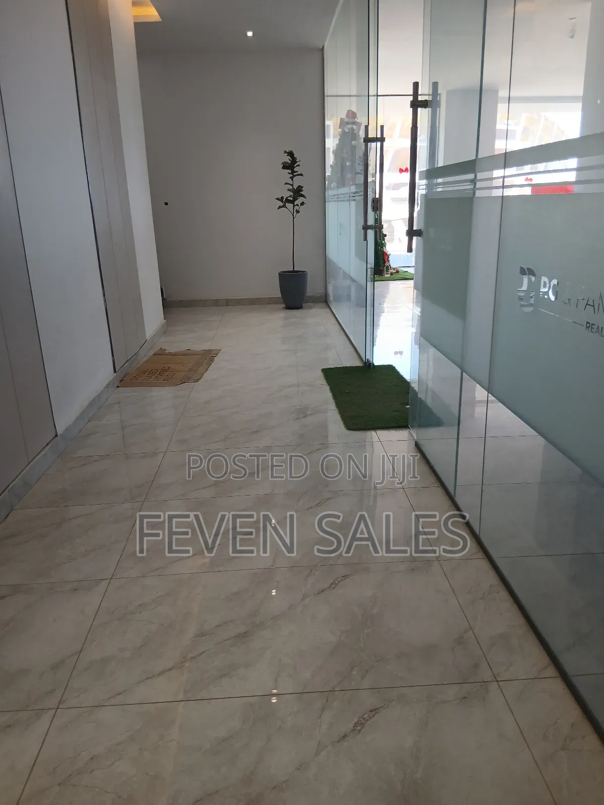 ሱቆችን በተመጣጣኝ ዋጋ እየሸጥን እንገኛለን