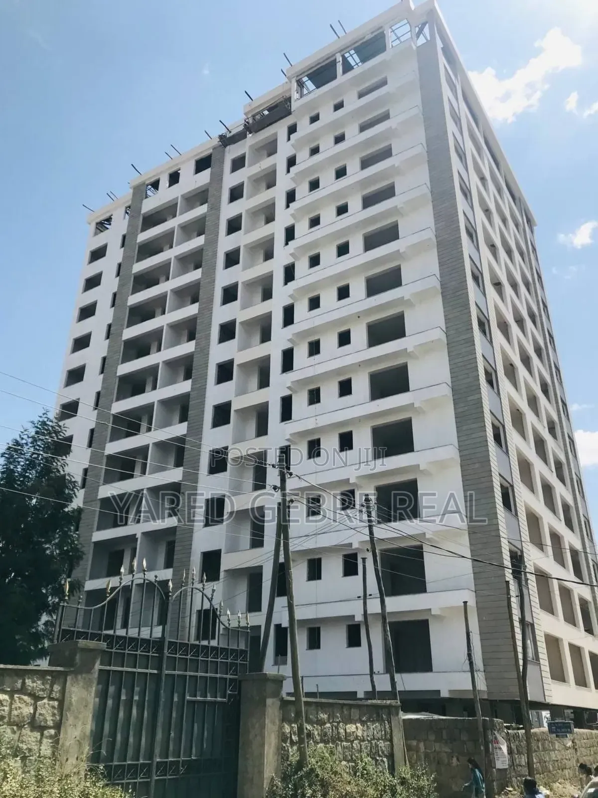 3bdrm Apartment In Cmc:የተባበሩት በካሬ, Bole For Sale