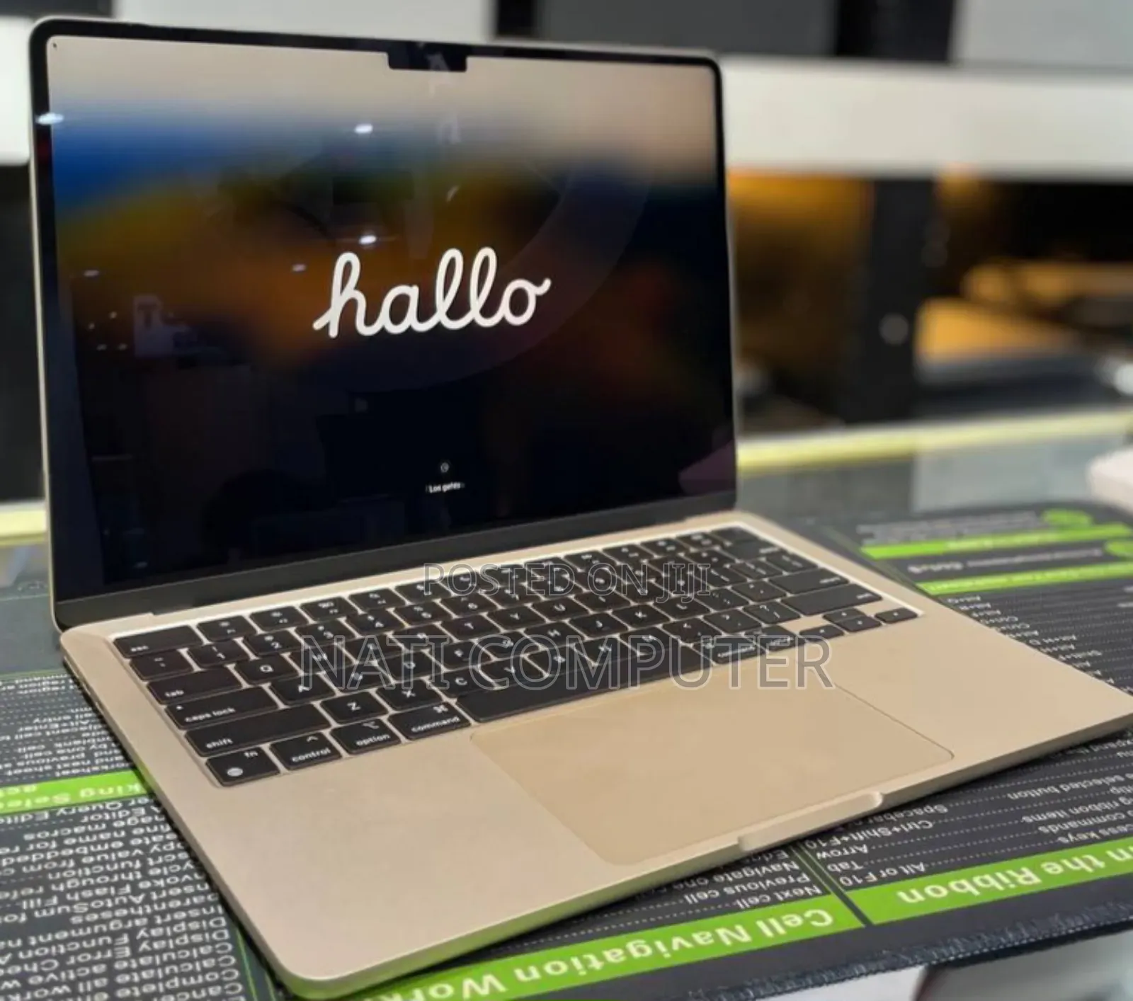 New Laptop Apple MacBook Air 2024 M3 13-Inch 8GB Apple M3 SSD 256GB