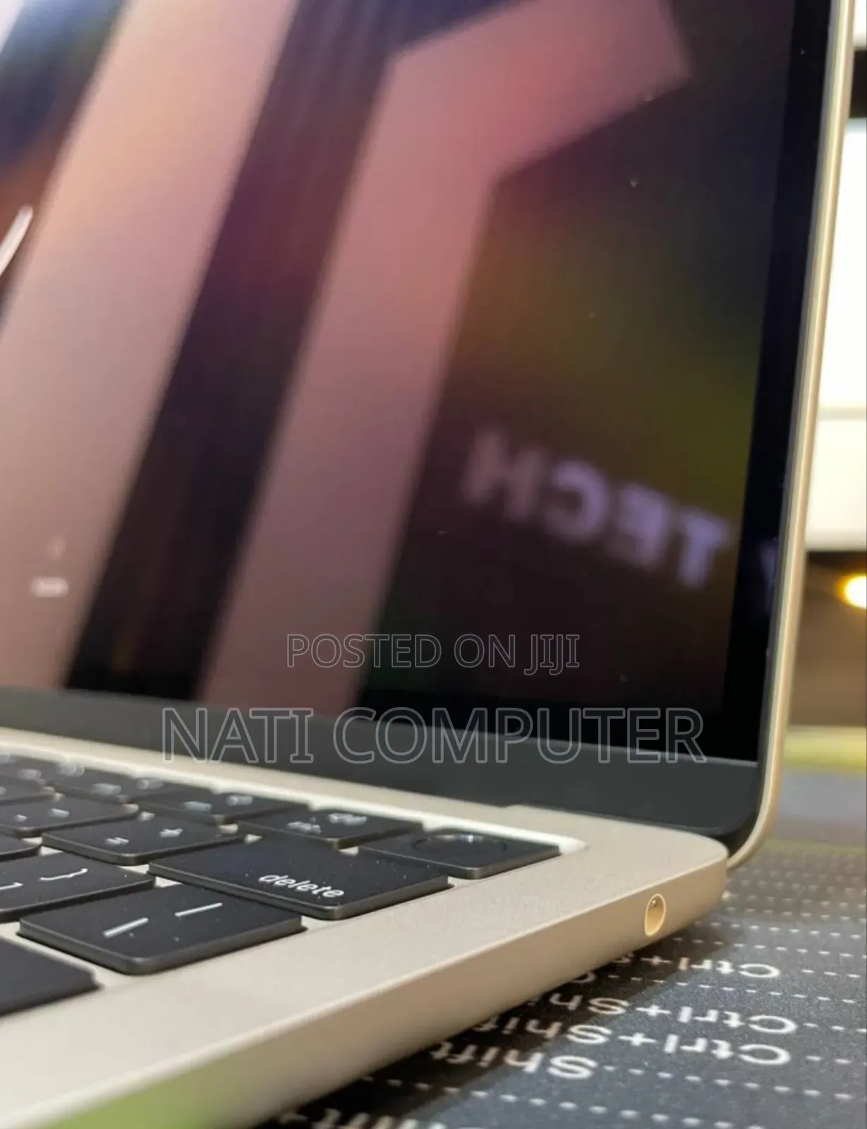 New Laptop Apple MacBook Air 2024 M3 13-Inch 8GB Apple M3 SSD 256GB