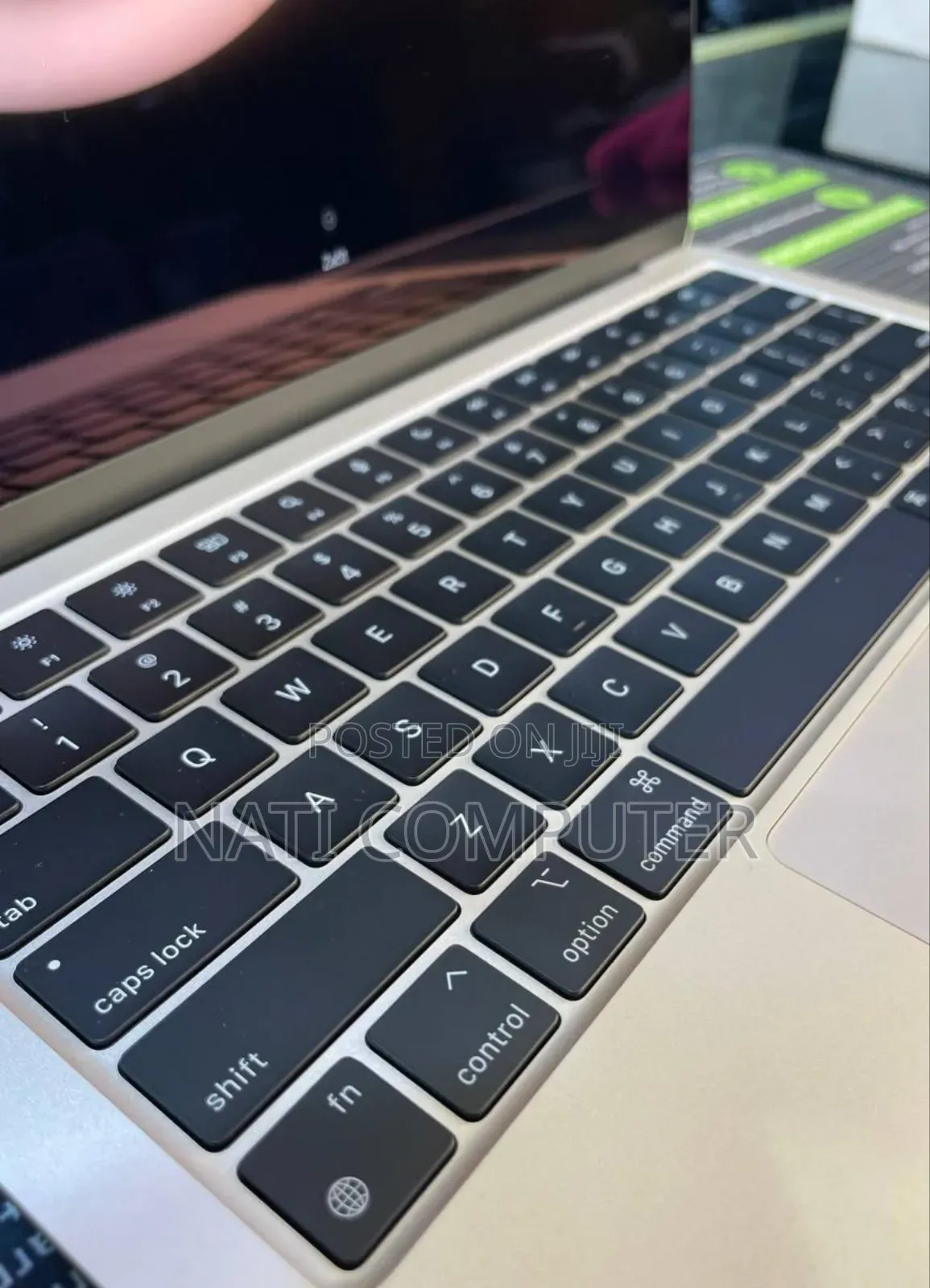 New Laptop Apple MacBook Air 2024 M3 13-Inch 8GB Apple M3 SSD 256GB