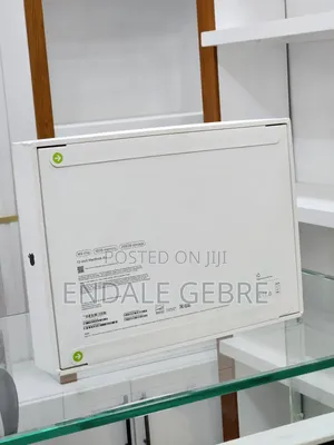 New Laptop Apple MacBook Air 2025 M4 13-Inch 16GB Apple M4 SSD 256GB