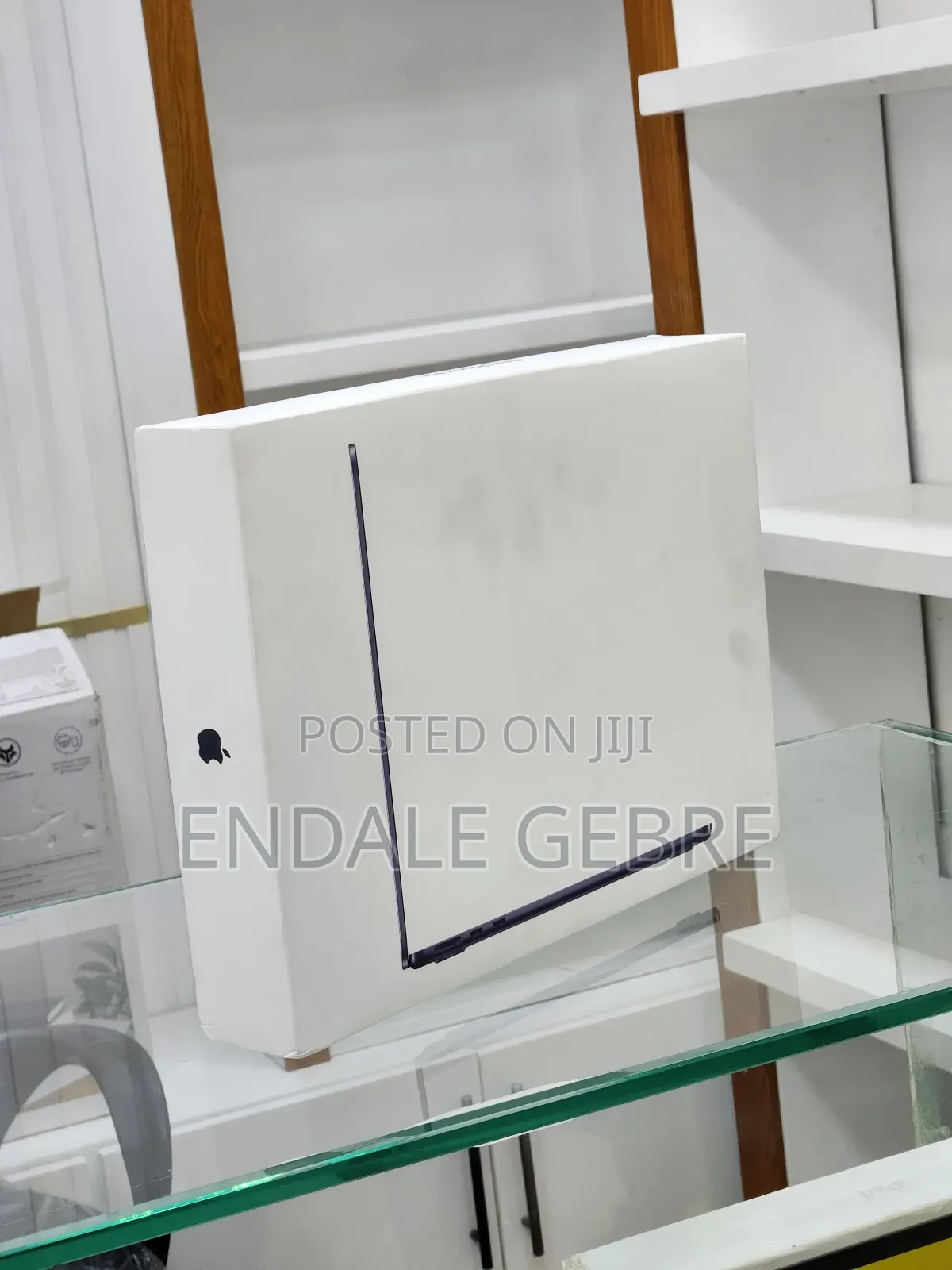 New Laptop Apple MacBook Air 2025 M4 13-Inch 16GB Apple M4 SSD 256GB