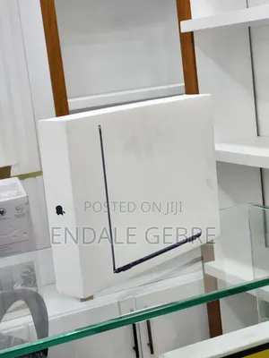 New Laptop Apple MacBook Air 2025 M4 13-Inch 16GB Apple M4 SSD 256GB