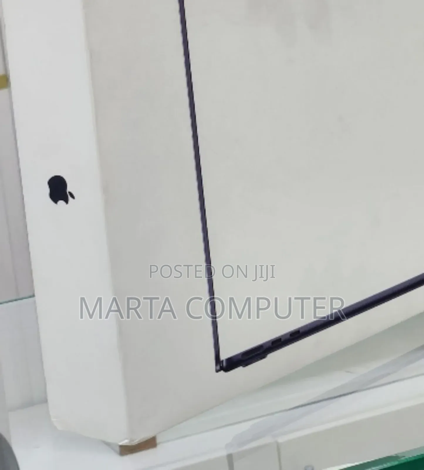 New Laptop Apple MacBook Air 2025 M4 13-Inch 16GB Apple M4 SSD 256GB