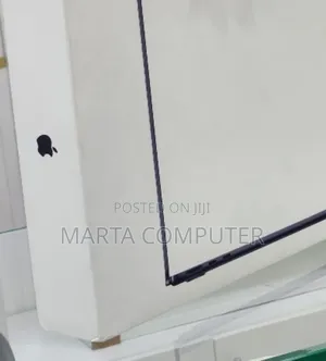 New Laptop Apple MacBook Air 2025 M4 13-Inch 16GB Apple M4 SSD 256GB