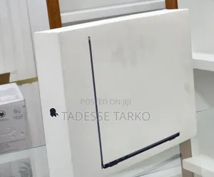 New Laptop Apple MacBook Air 2025 M4 15-Inch 16GB Apple M4 SSD 256GB