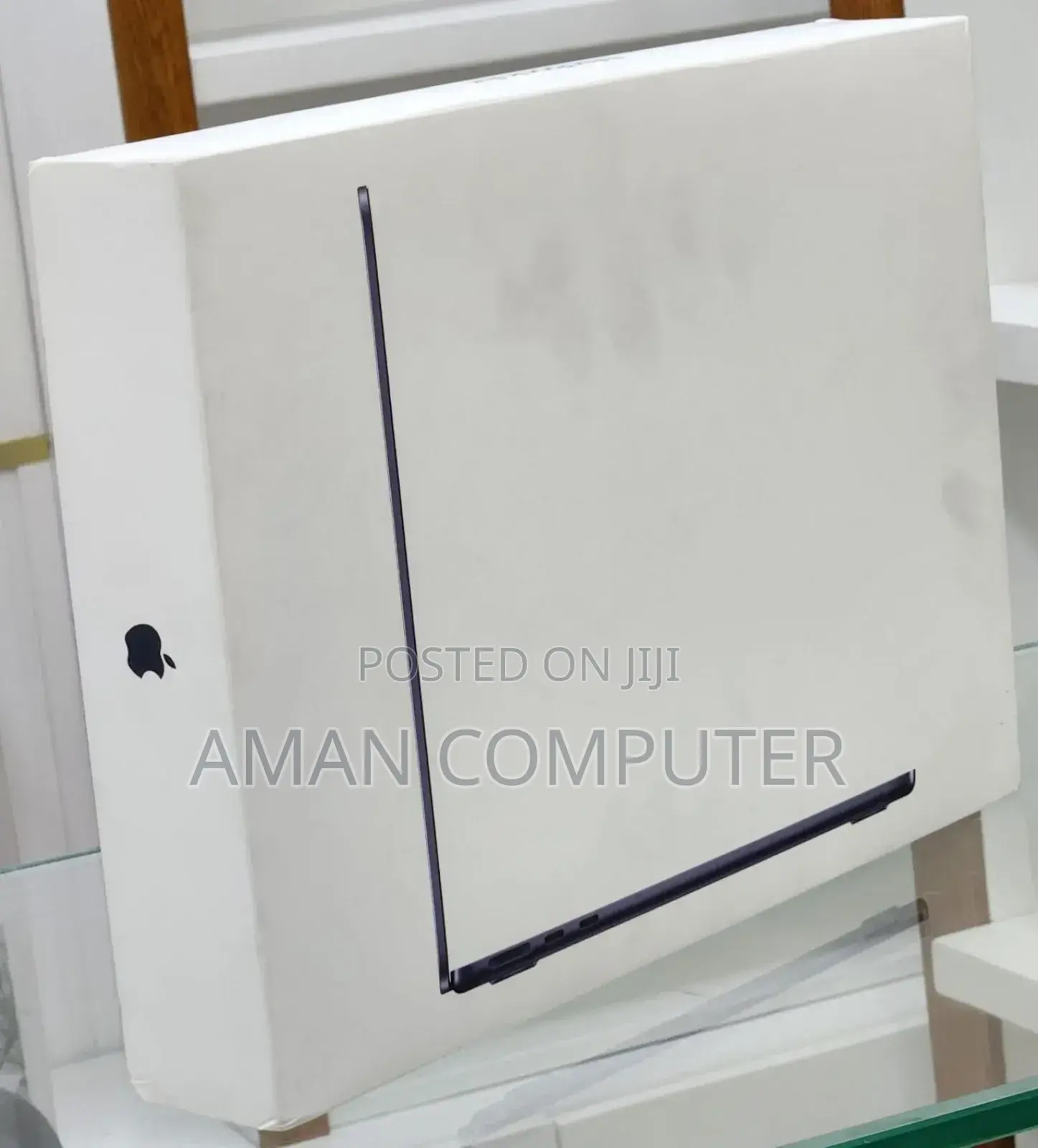New Laptop Apple MacBook Air 2025 M4 13-Inch 16GB Apple M4 SSD 256GB